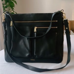 NWOT ~ FOSSIL BLACK PIPER LEATHER LARGE CROSSBODY BAG